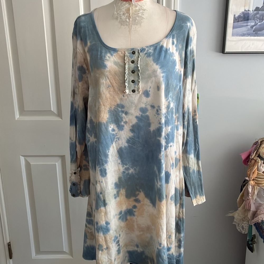 JDL Blue and Cream Tie-Dye Long Sleeve Dress - Picture 2 of 9